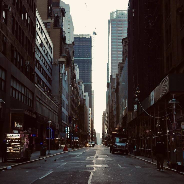 Parents evaluating schools in Netherlands